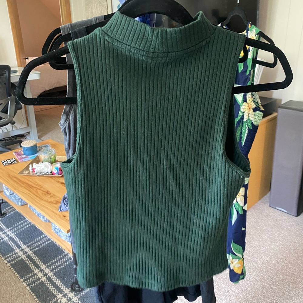 Old Navy cropped mock neck tank